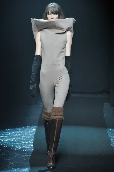 Look 32